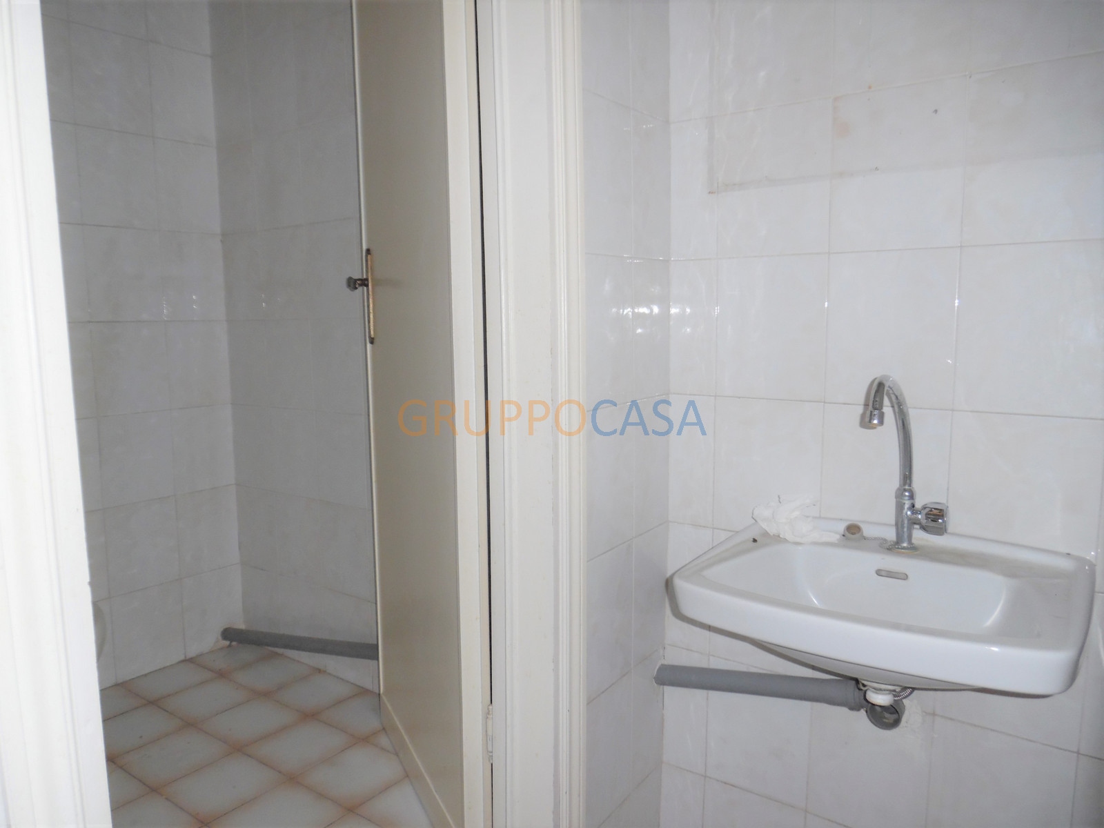 Locale commerciale in vendita a Altopascio, Centro