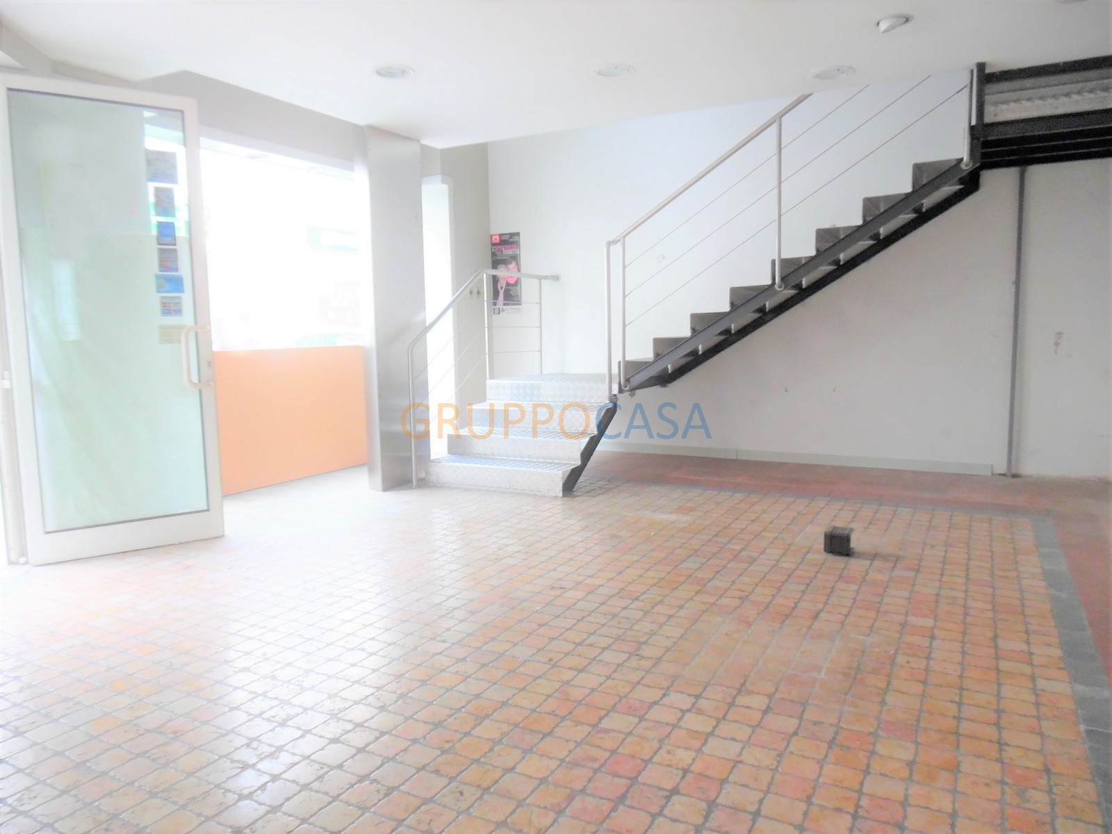 Locale commerciale in vendita a Altopascio, Centro