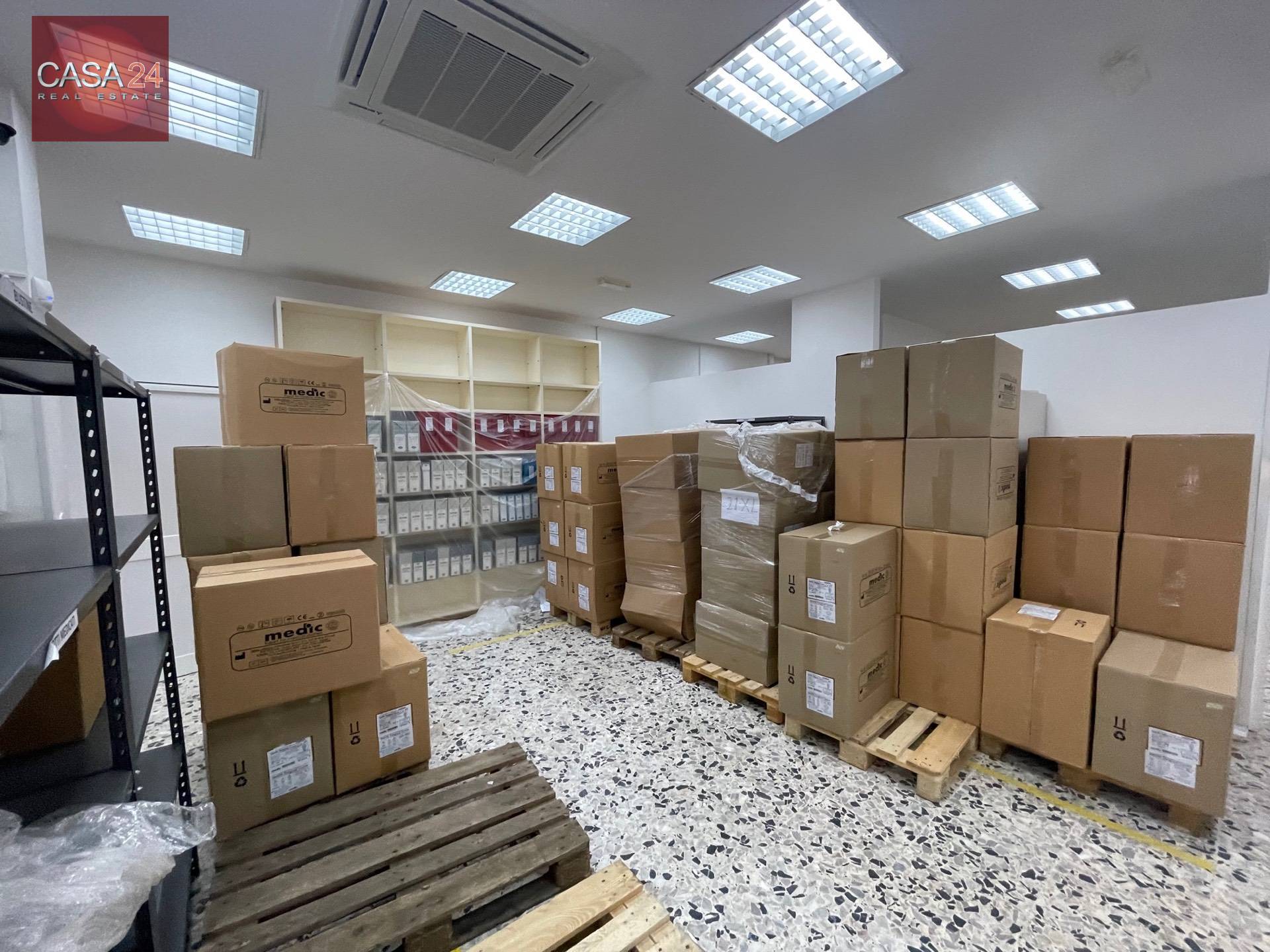 Locale commerciale in vendita a Latina, R1 Zona Tribunale