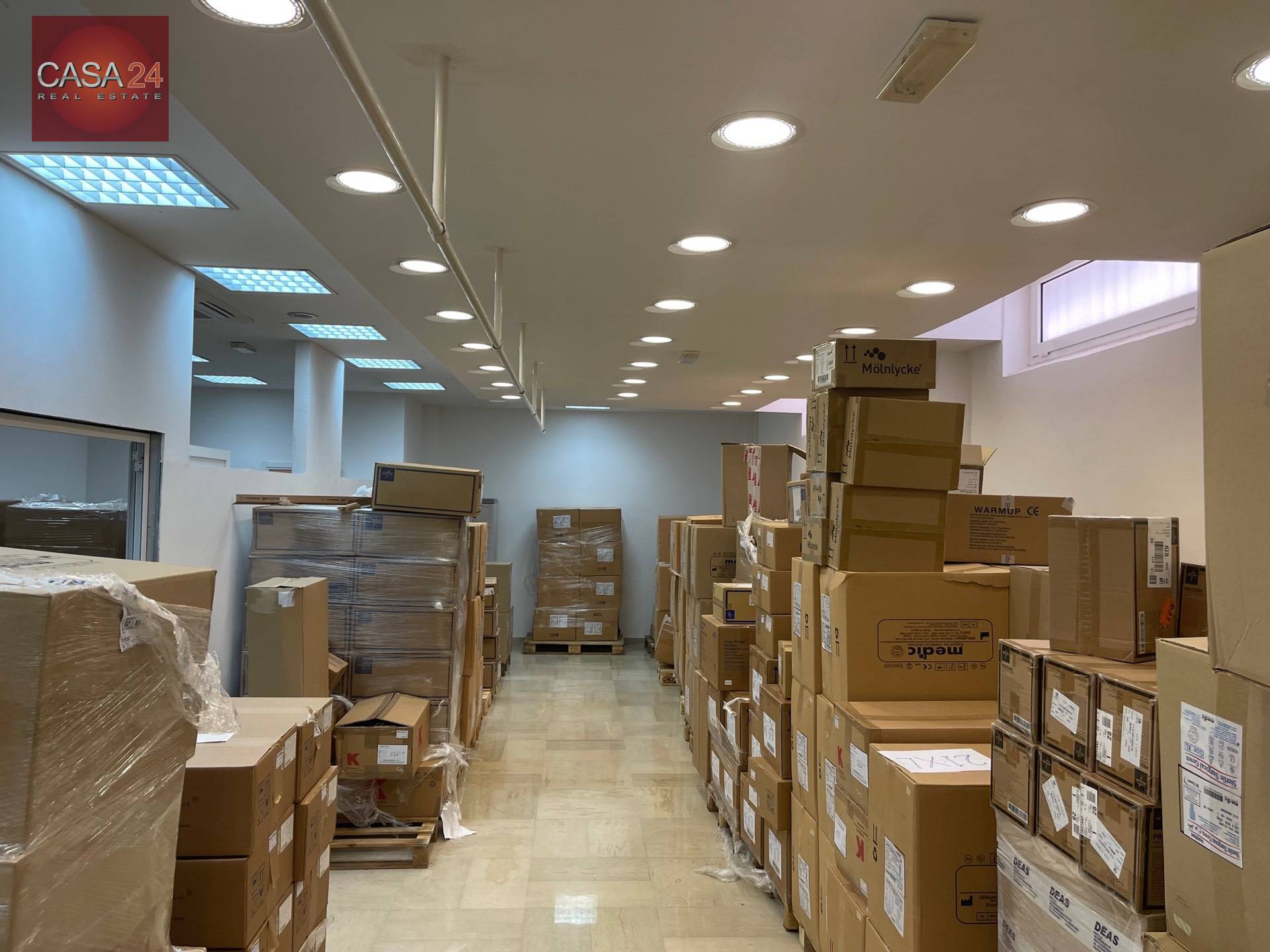 Locale commerciale in vendita a Latina, R1 Zona Tribunale