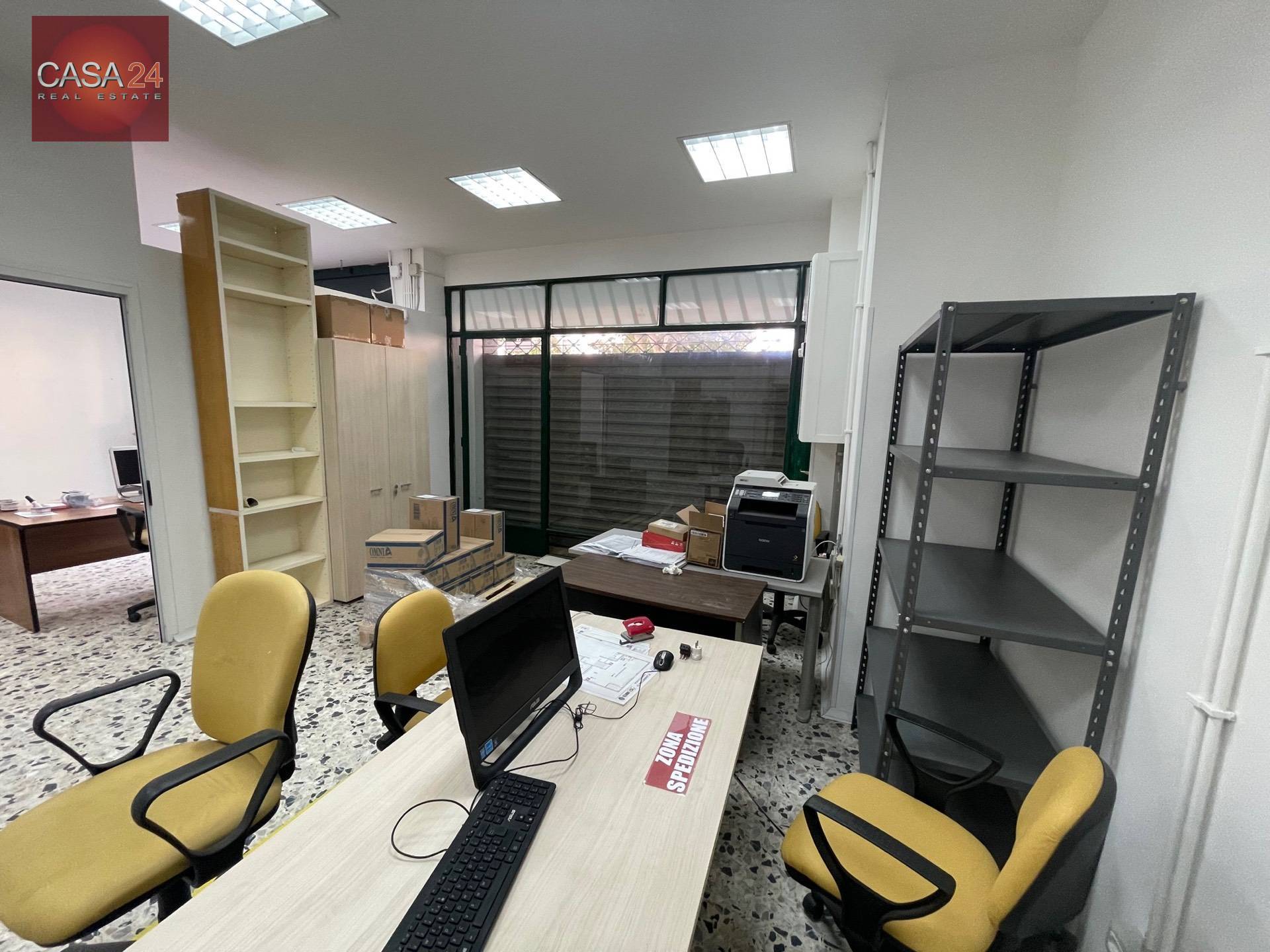 Locale commerciale in vendita a Latina, R1 Zona Tribunale