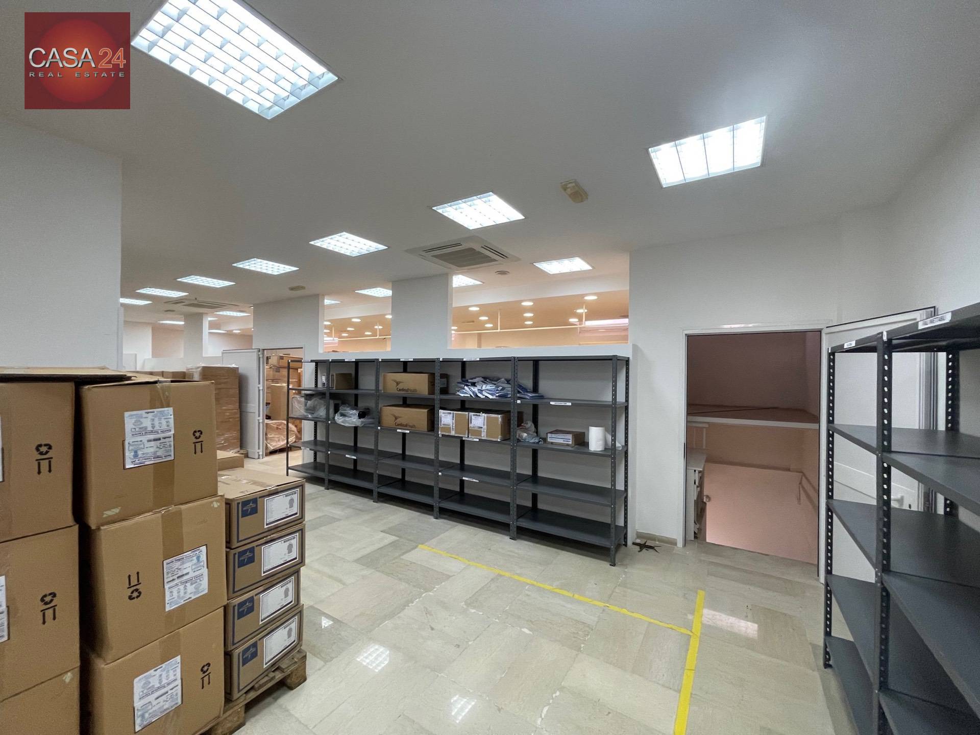 Locale commerciale in vendita a Latina, R1 Zona Tribunale