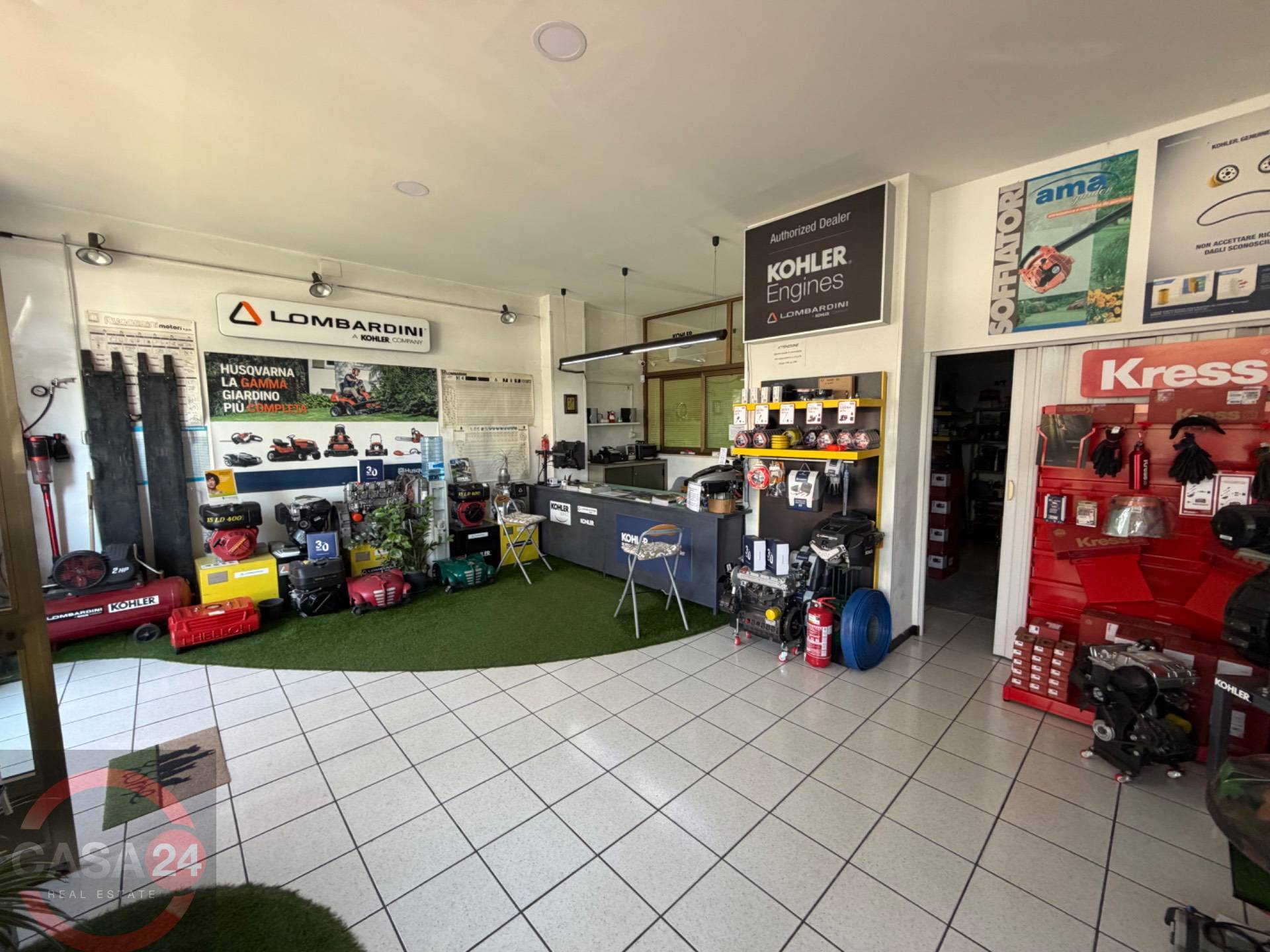 Locale commerciale in vendita a Latina, R5 Zona Ex SVar