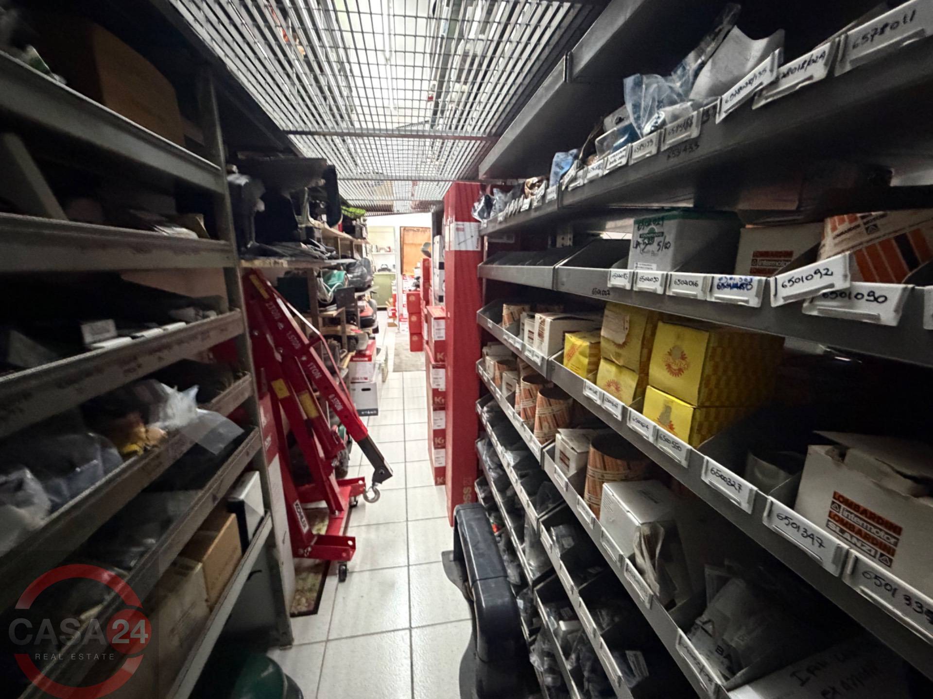 Locale commerciale in vendita a Latina, R5 Zona Ex SVar