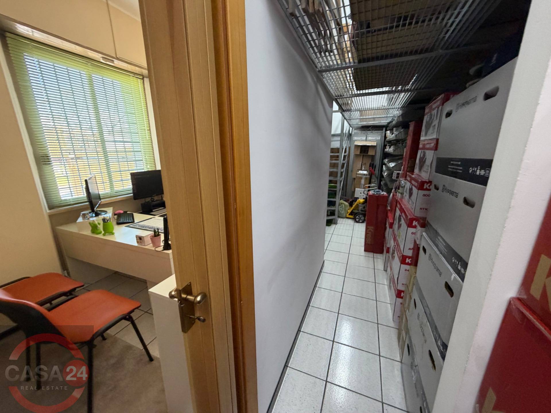 Locale commerciale in vendita a Latina, R5 Zona Ex SVar