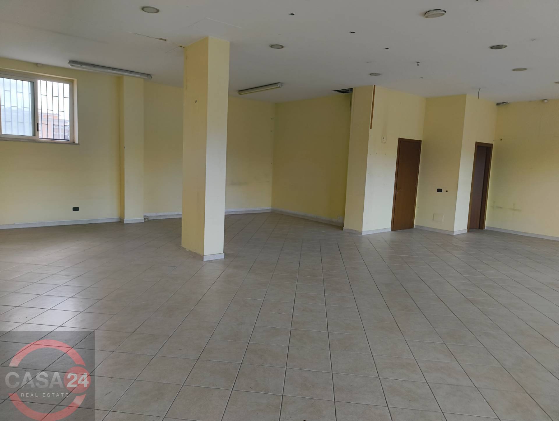 Locale commerciale in vendita a Latina, R4 Zona S. Maria Goretti