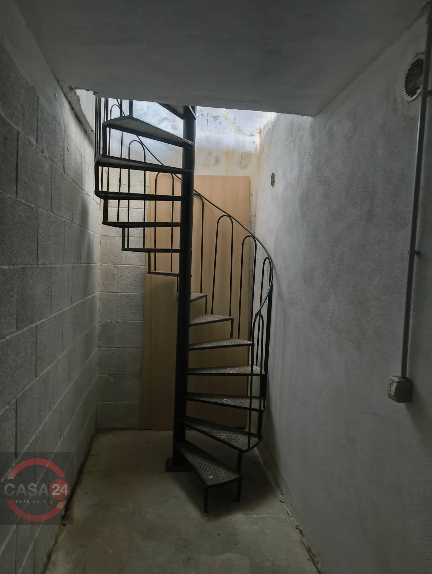 Locale commerciale in vendita a Latina, R4 Zona S. Maria Goretti