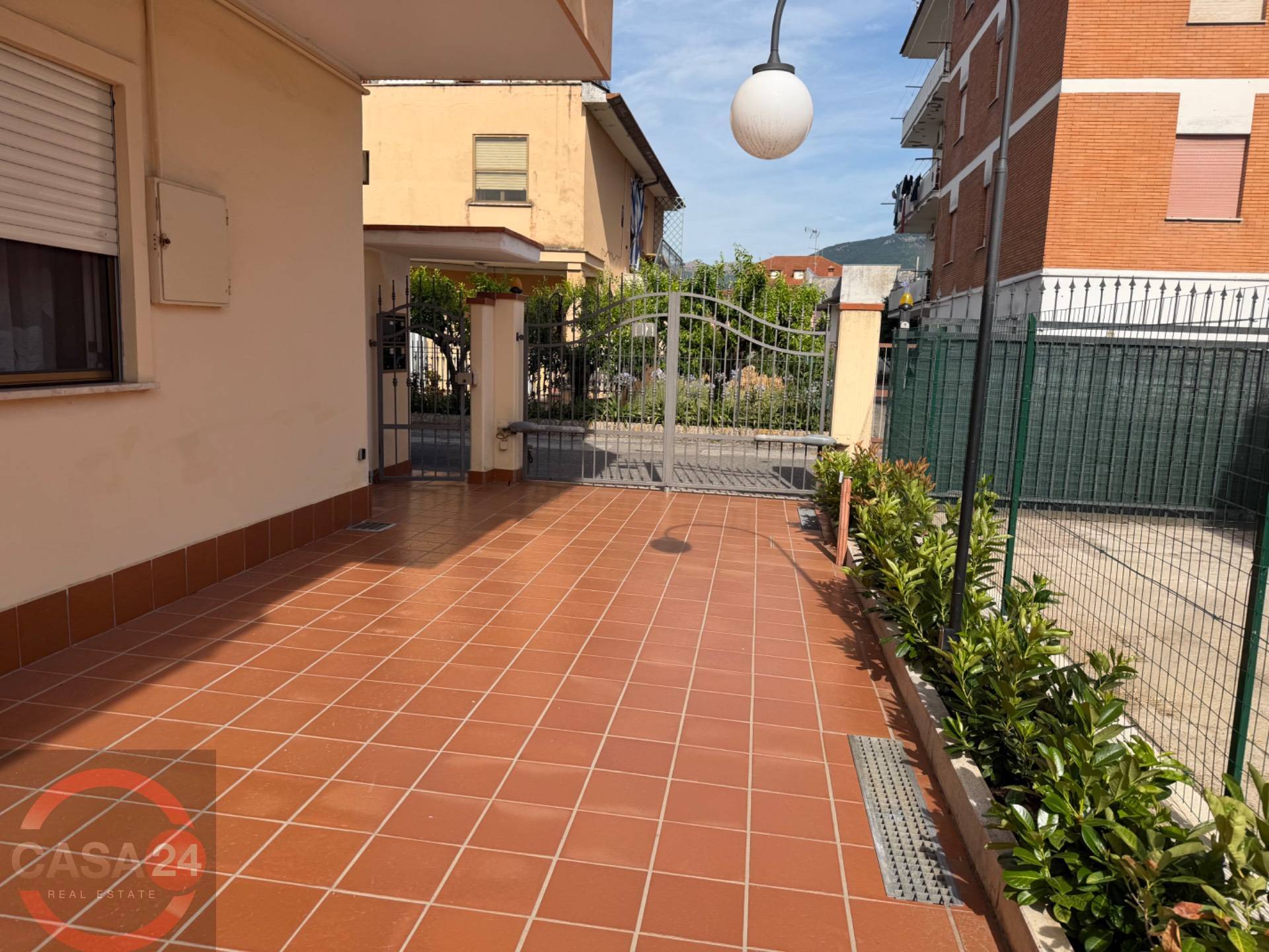 Appartamento con giardino in vendita a Latina, Latina Scalo