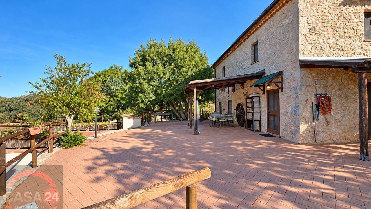 Casale - Rustico in vendita a Terracina