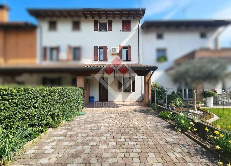 Casa accostata in vendita a Muzzana del Turgnano, Casali Franceschinis