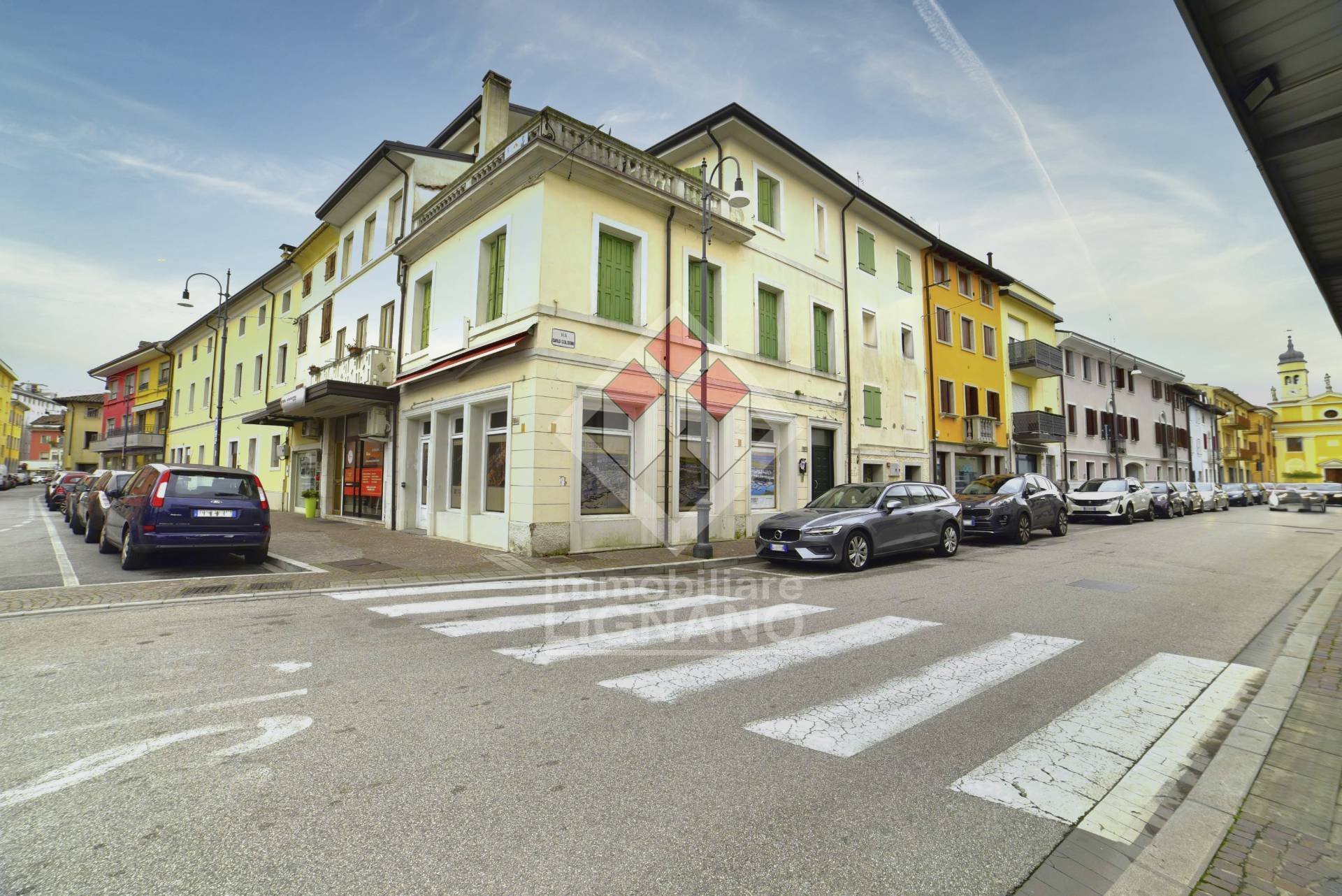 Locale commerciale in vendita a Latisana, Centro