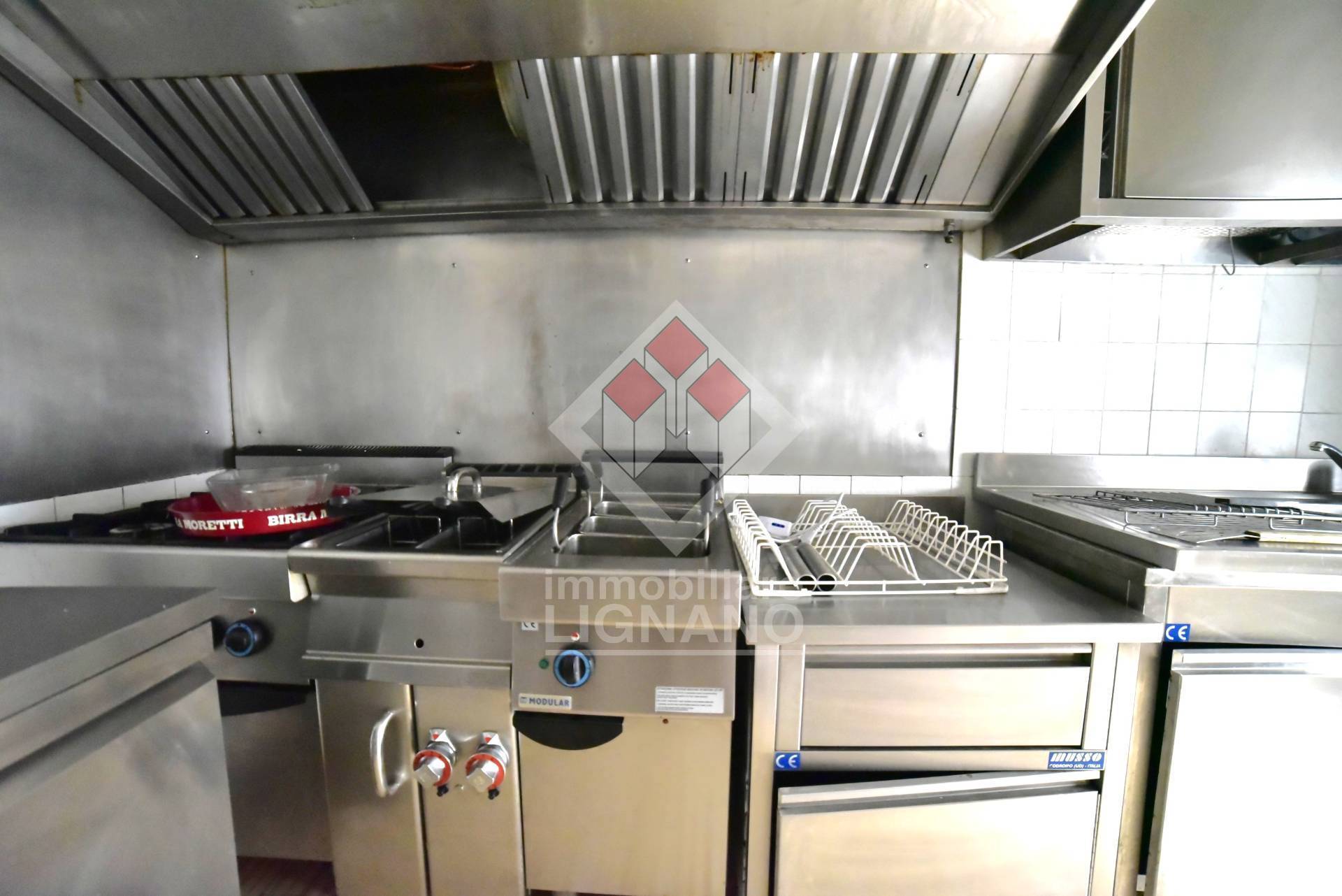 Locale commerciale in vendita a Latisana, Centro