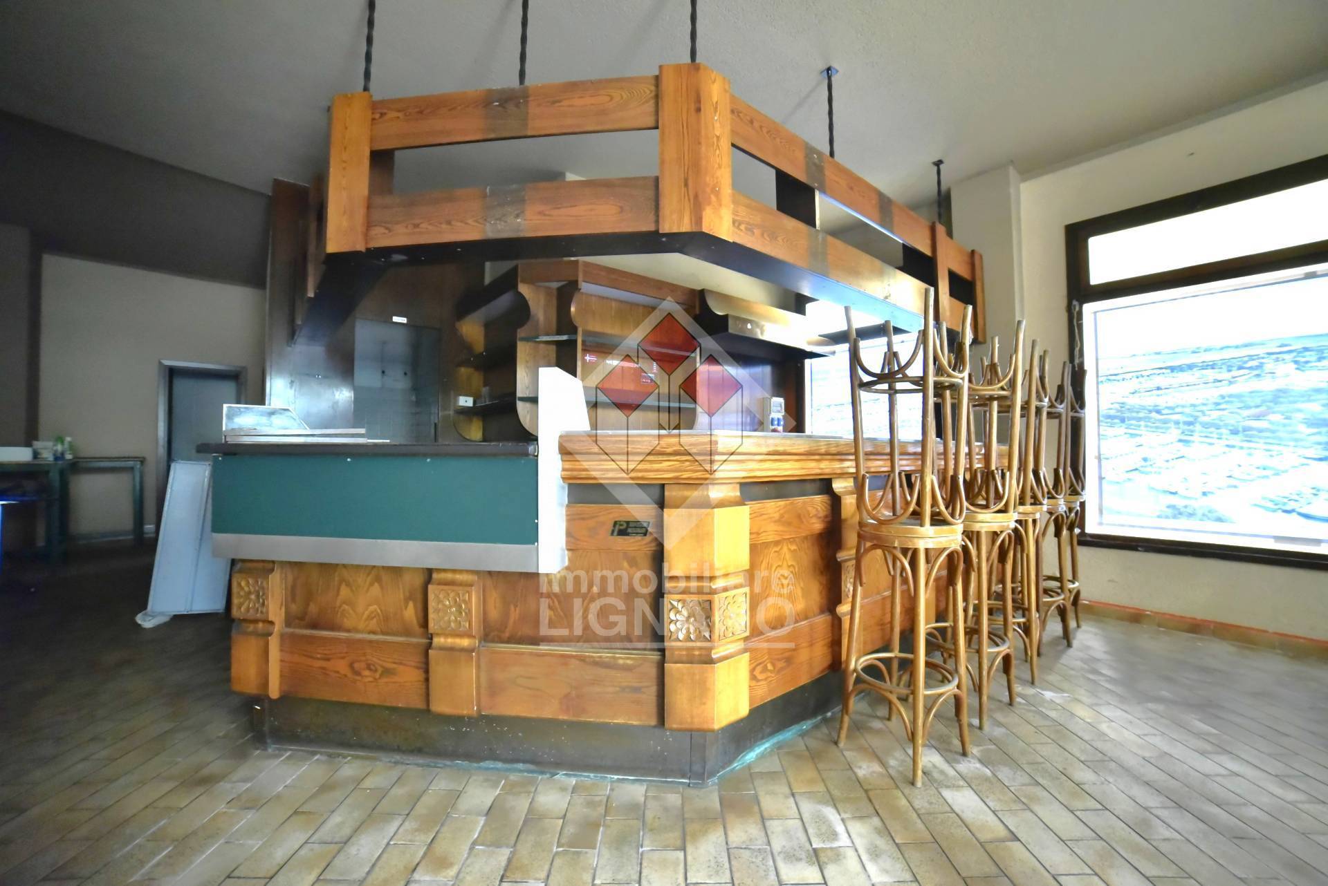 Locale commerciale in vendita a Latisana, Centro