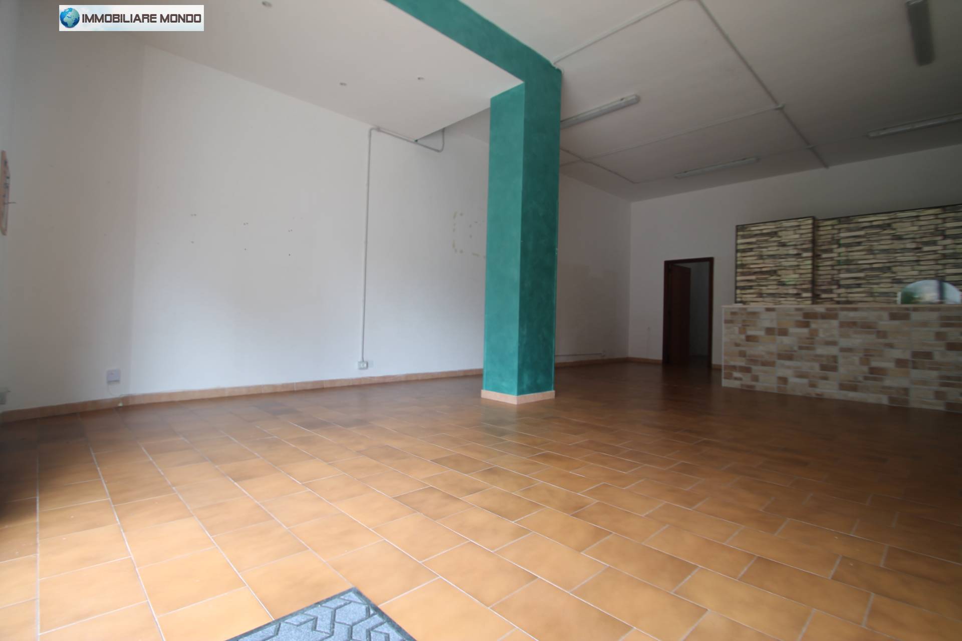 Locale commerciale in affitto a Termoli, Piazza del Papa