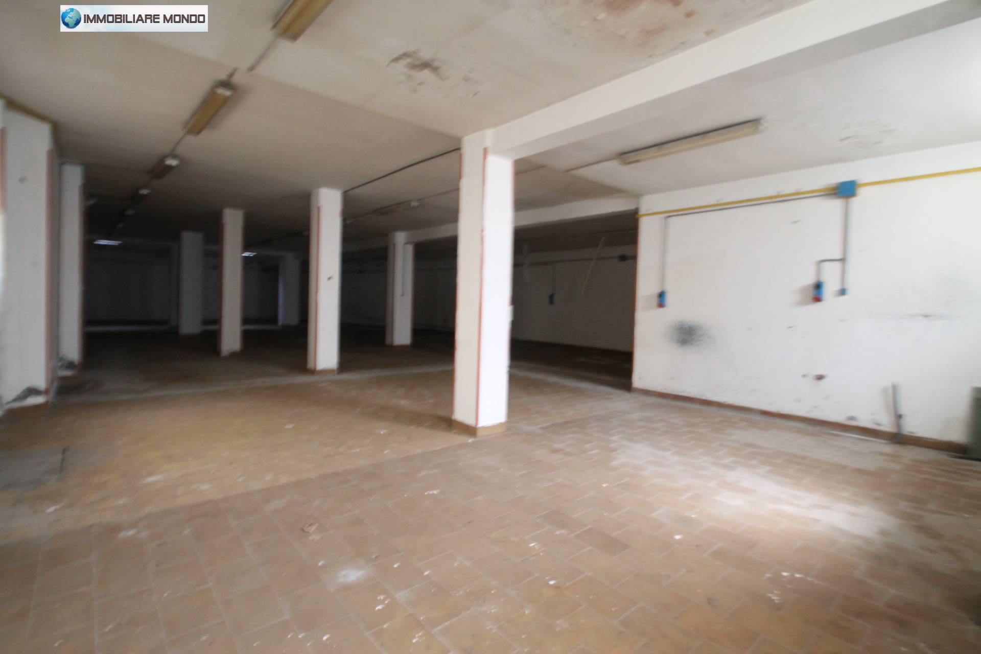 Magazzino in vendita a Termoli, Piazza del Papa