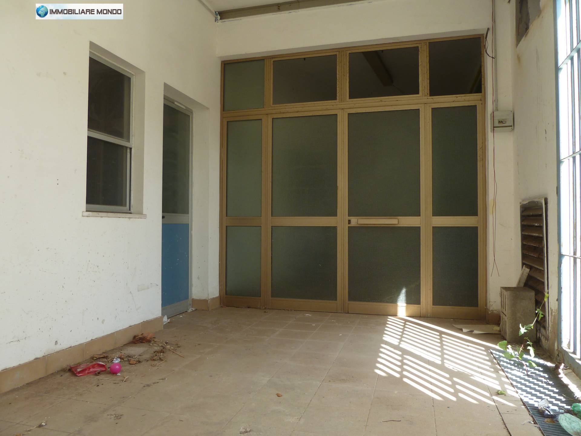 Magazzino in vendita a Termoli, Piazza del Papa