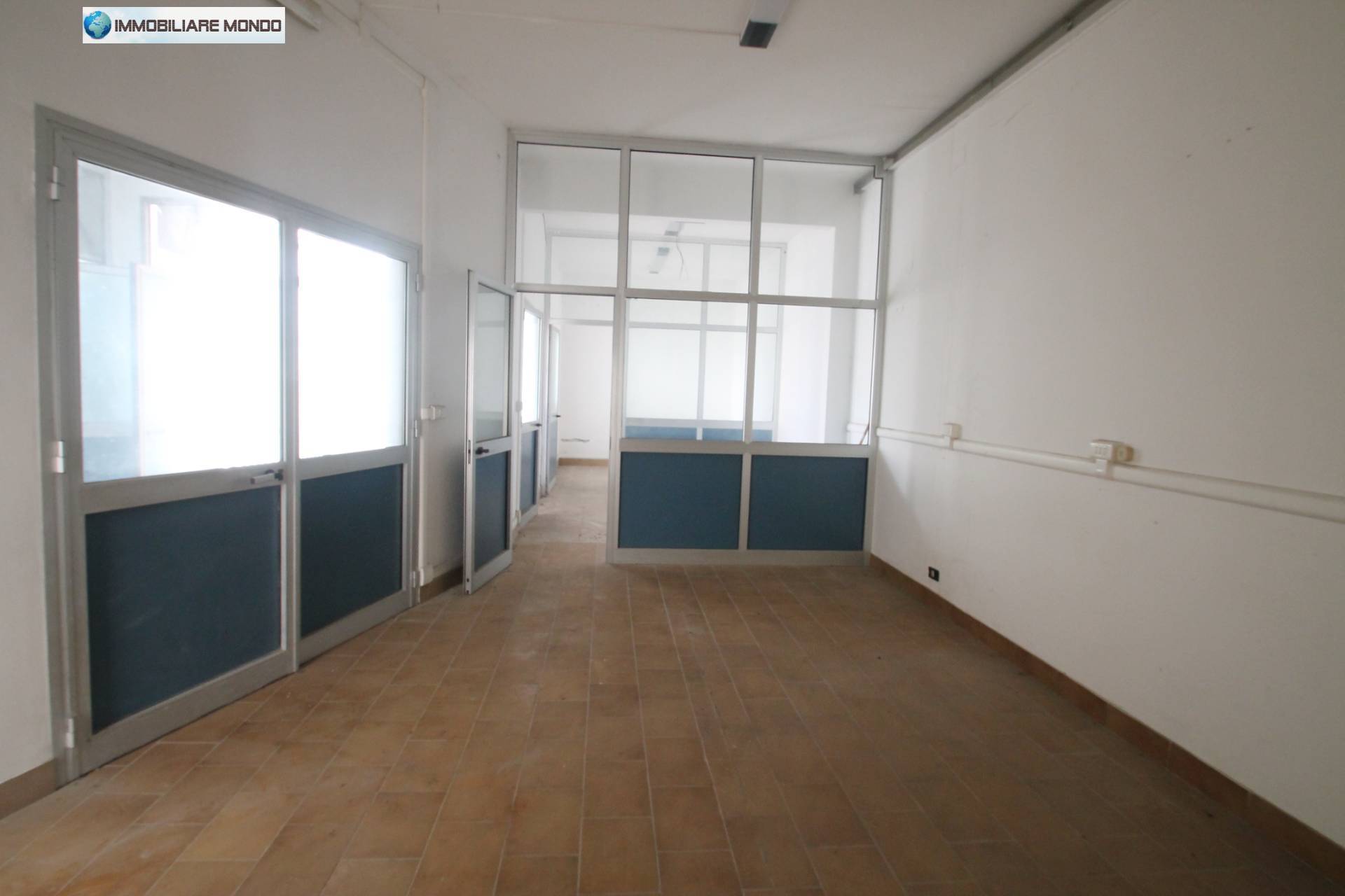 Magazzino in vendita a Termoli, Piazza del Papa