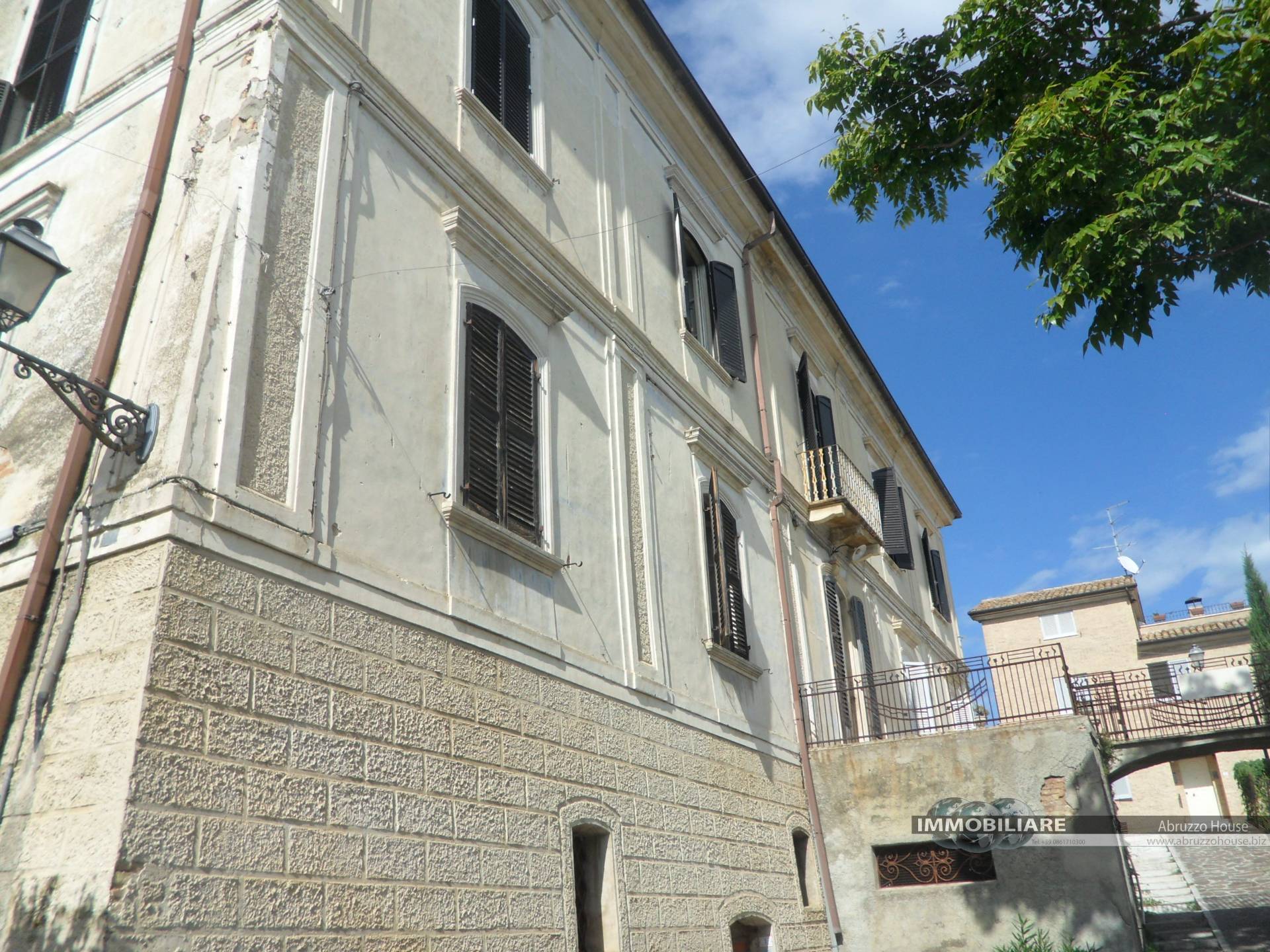 Palazzo storico in vendita a Sant'Omero, Poggio Morello