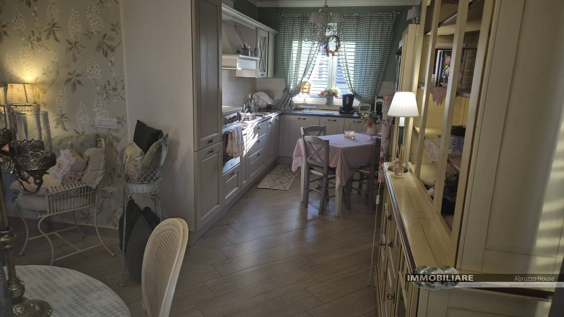 Appartamento in vendita a Alba Adriatica, Zona Mare