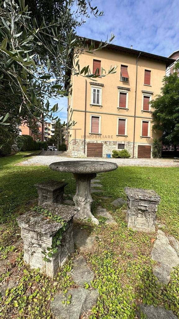 Stabile/Palazzo da ristrutturare, Bergamo borgo s. caterina