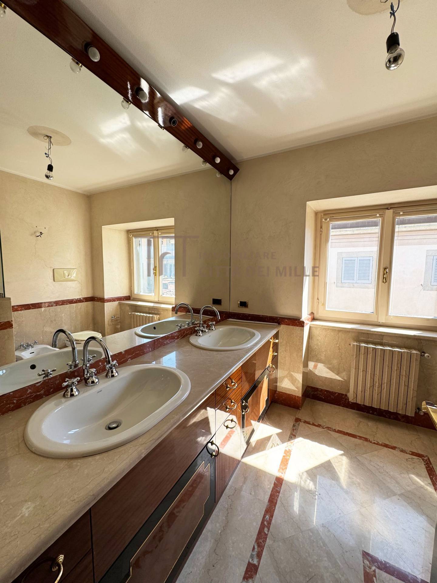 Quadrilocale in vendita a Bergamo, Centralissimo