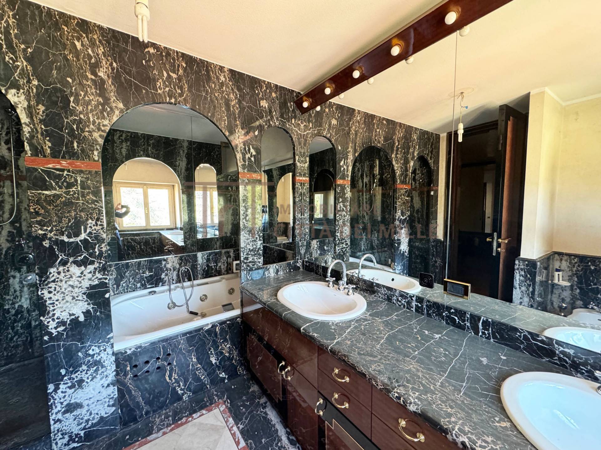 Quadrilocale in vendita a Bergamo, Centralissimo