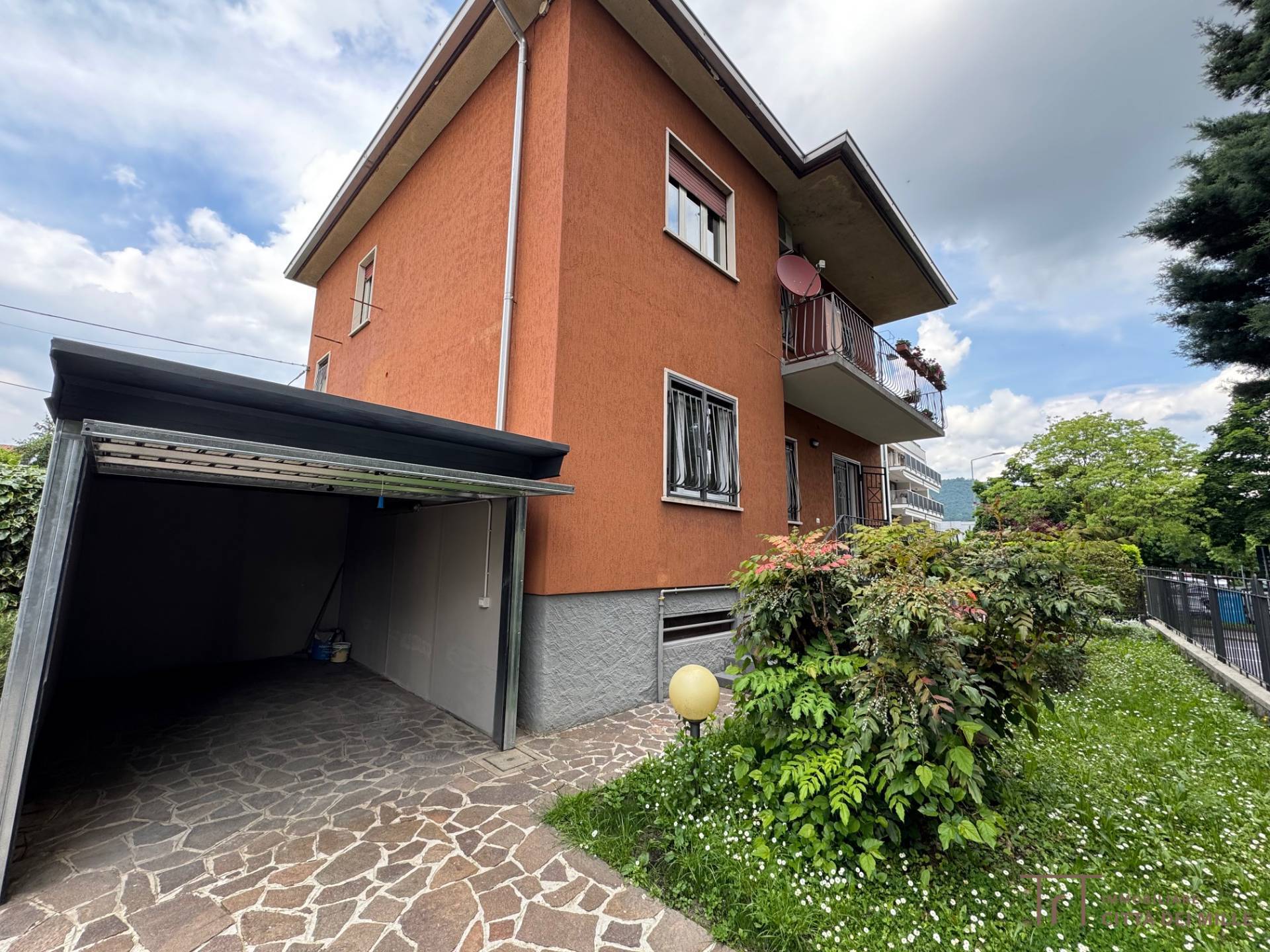 Trilocale in vendita a Bergamo, Valtesse