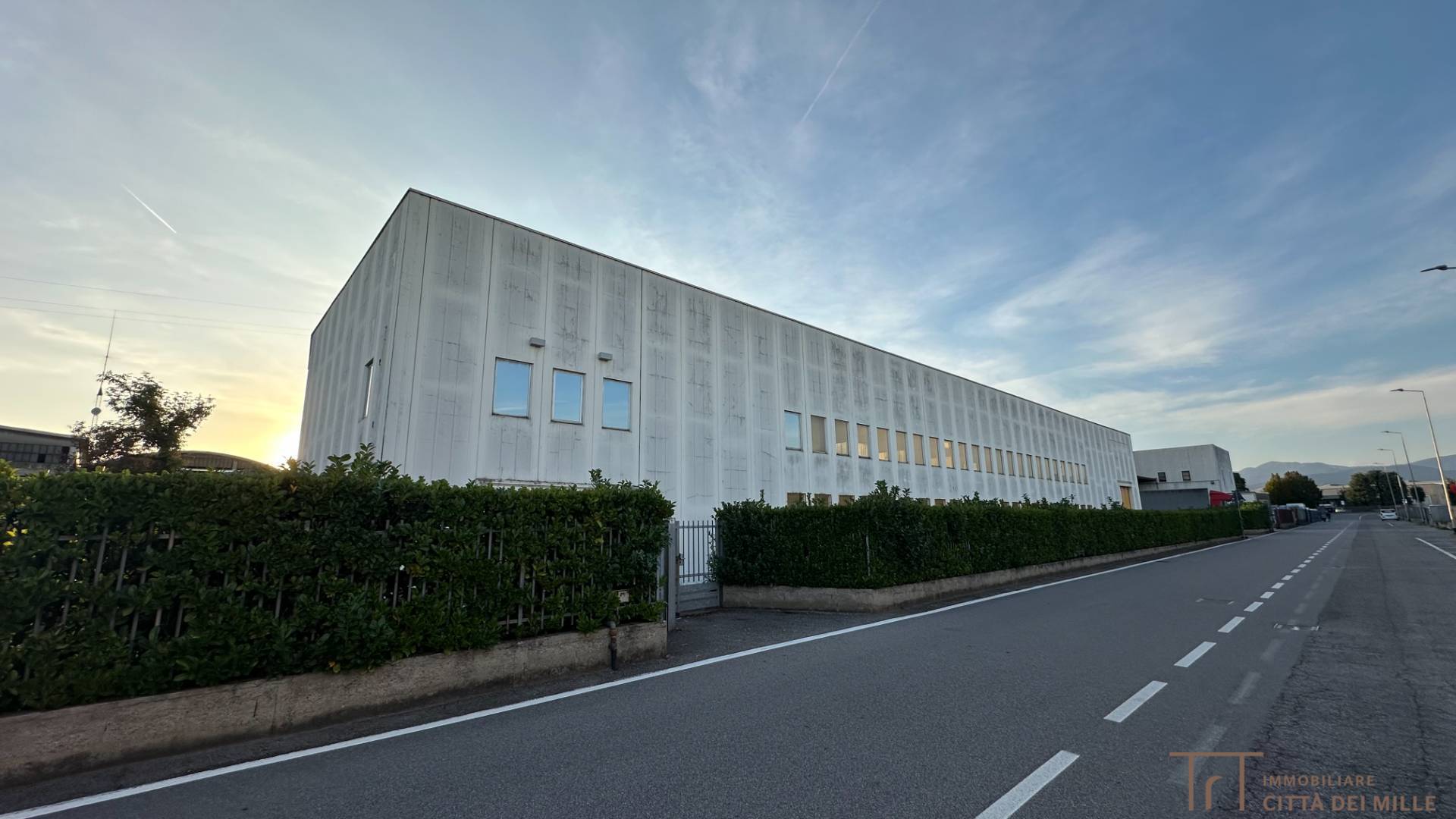 Capannone Commerciale in vendita a Grassobbio