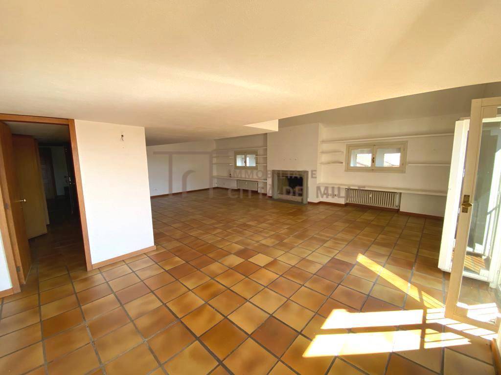 Quadrilocale in vendita a Bergamo, Citt Alta