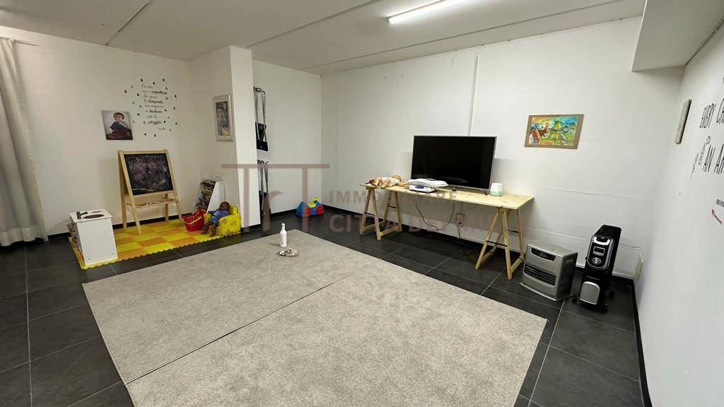 Negozio in vendita a Gorle, Baio