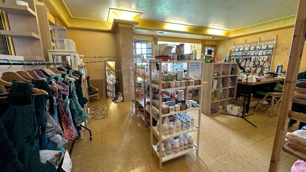 Negozio in vendita a Gorle, Baio