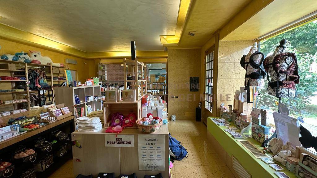 Negozio in vendita a Gorle, Baio