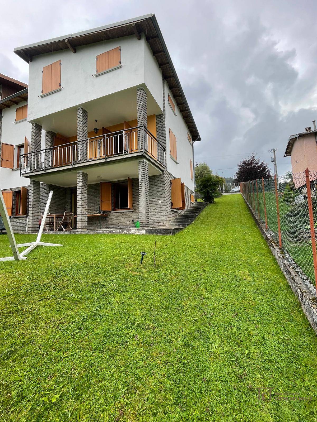 Casa singola in vendita a Leffe