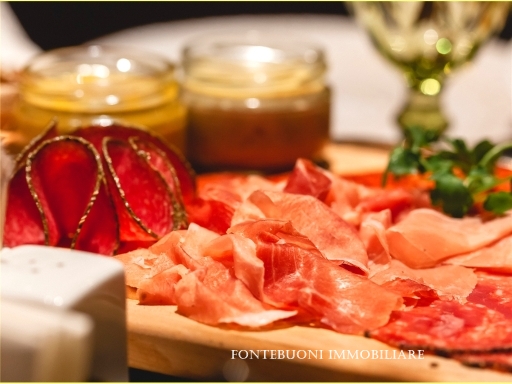 Attivit� commerciale in vendita, Firenze piazza santa maria novella-piazza ognissanti