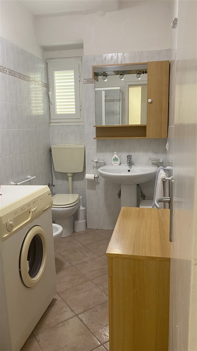 Quadrilocale con giardino a Massa