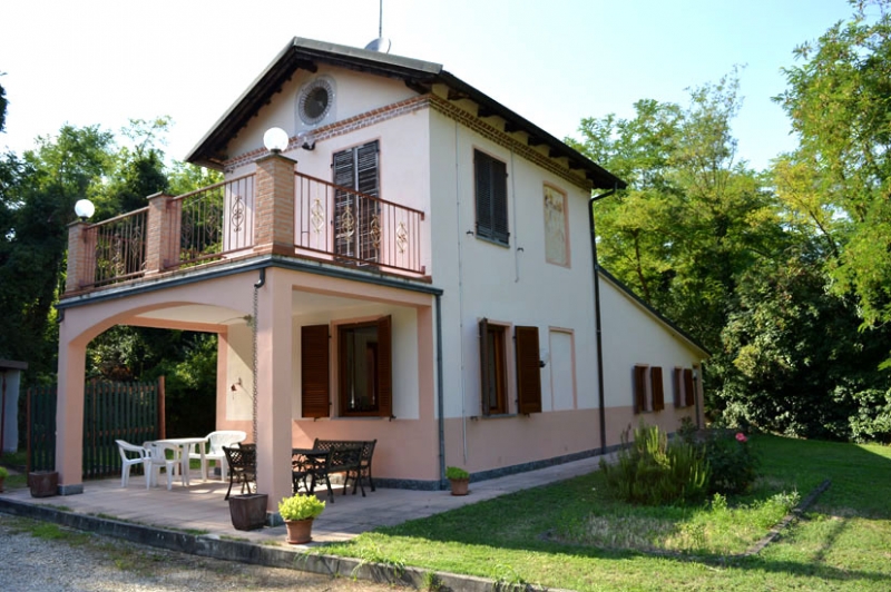 Casa indipendente con giardino a Casale Monferrato
