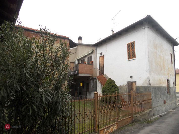 Casa indipendente con giardino a Mombello Monferrato