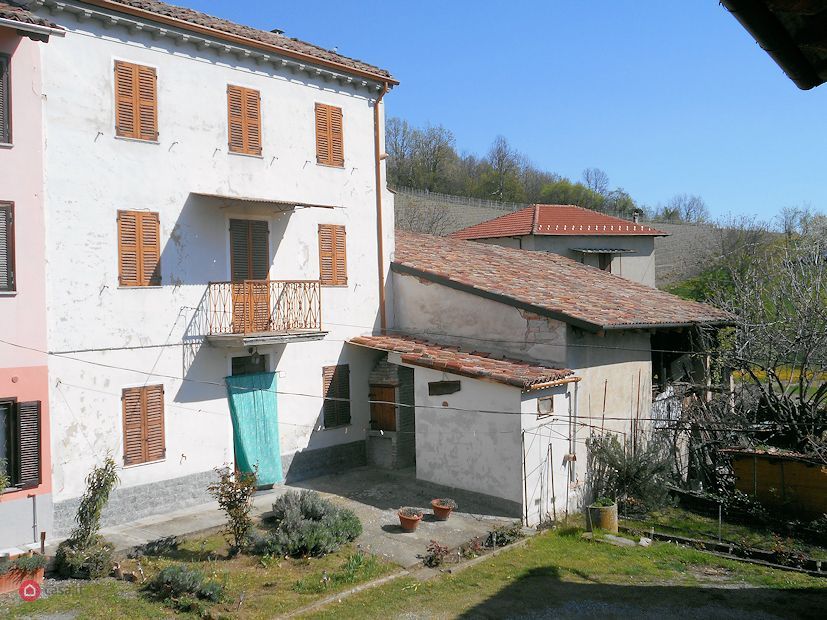 Casa indipendente da ristrutturare a Mombello Monferrato