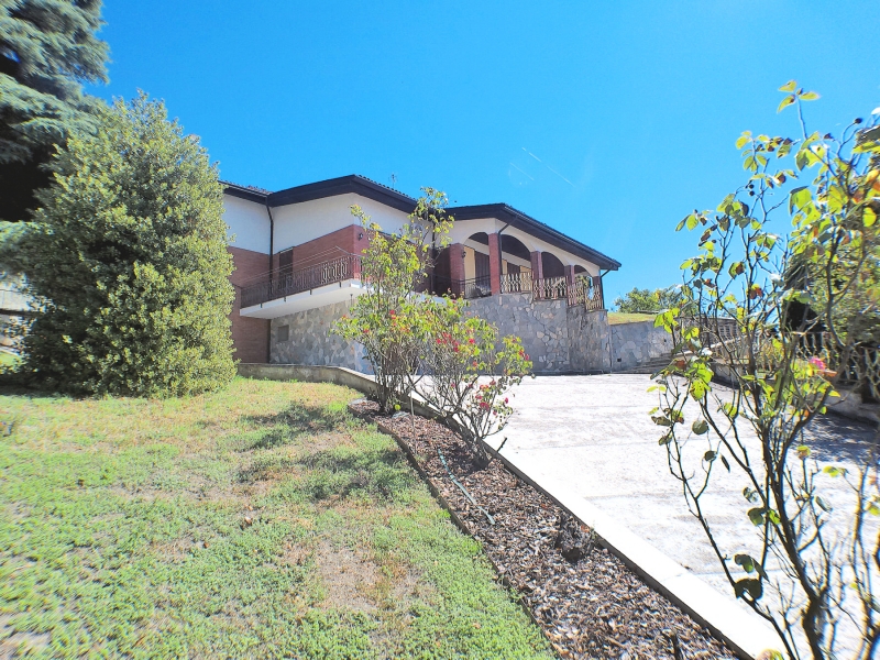 Villa con giardino a Solonghello