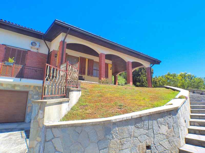 Villa con giardino a Solonghello