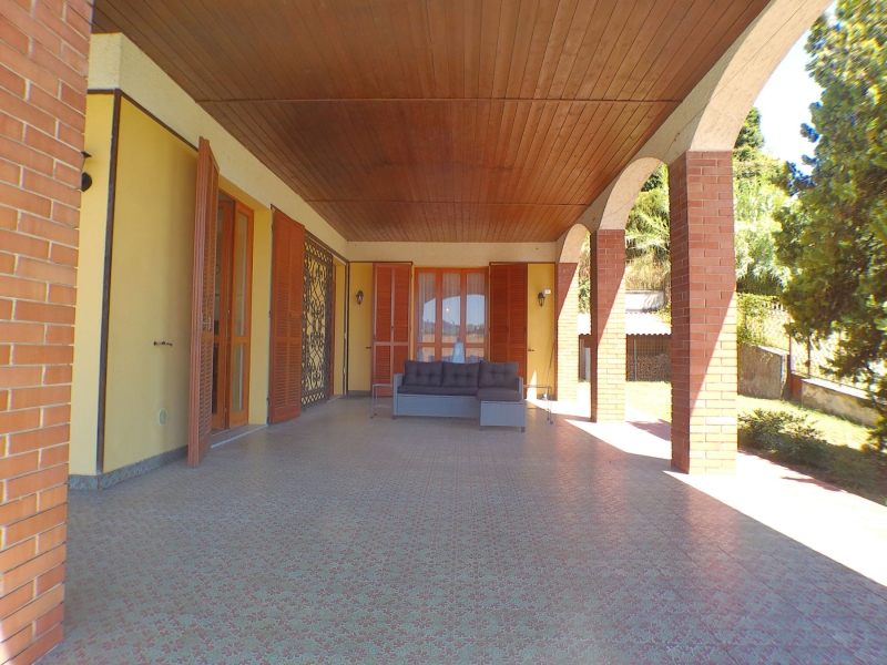 Villa con giardino a Solonghello