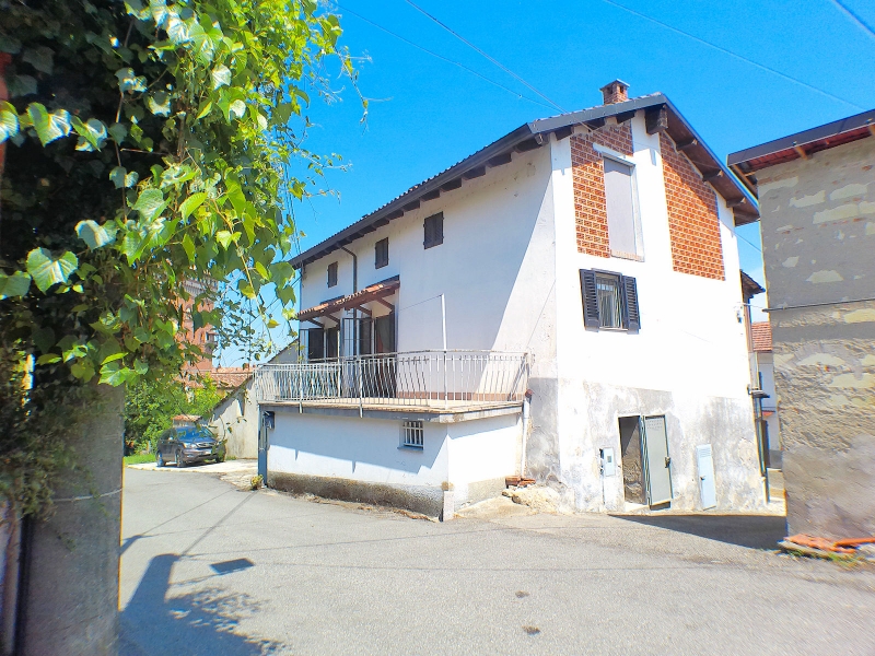 Casa indipendente con terrazzo a Cereseto