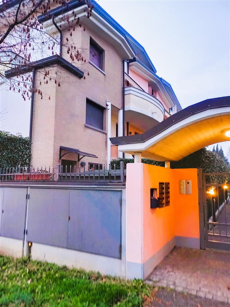 Appartamento con giardino in via carlo porta 20, Cambiago