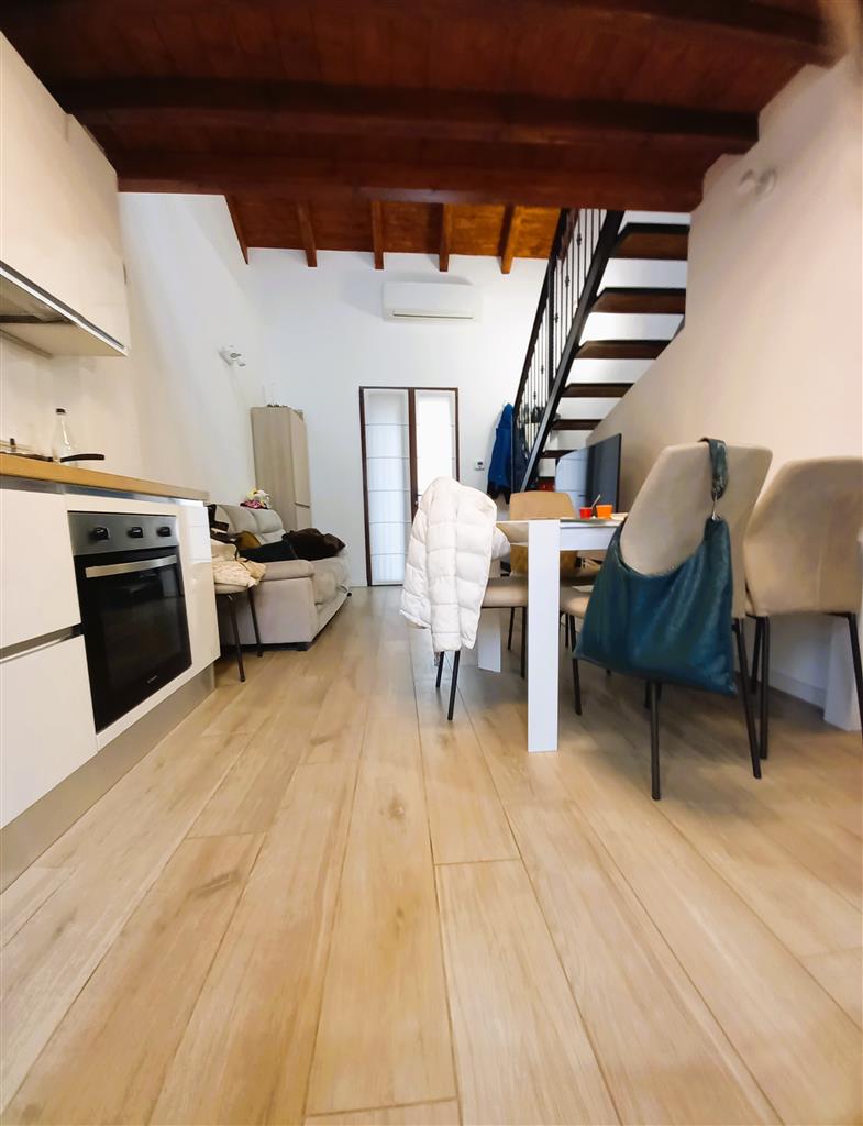 Appartamento con giardino in via g. mazzini 16, Agrate Brianza