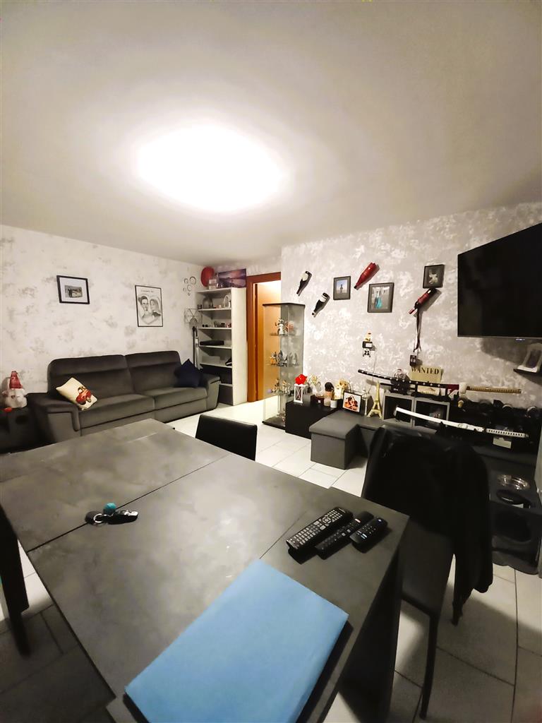 Appartamento con giardino in via carlo porta 20, Cambiago