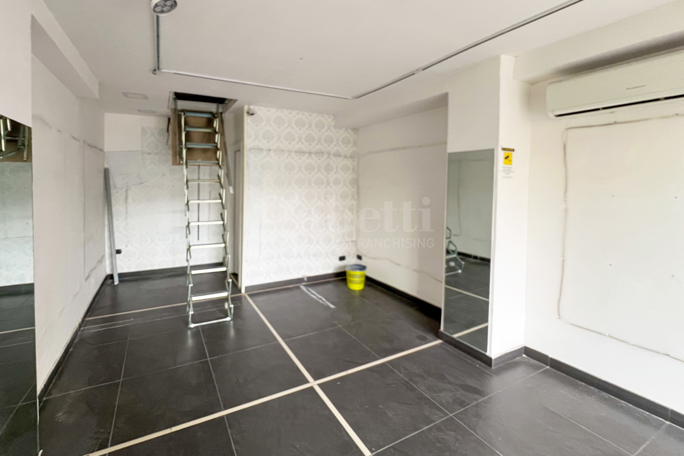 Negozio in affitto a Napoli