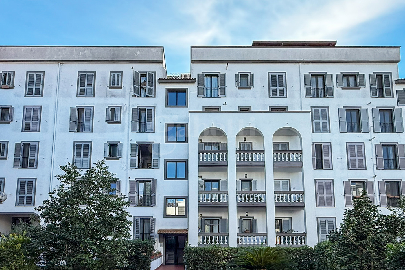 Quadrilocale con box a Pozzuoli