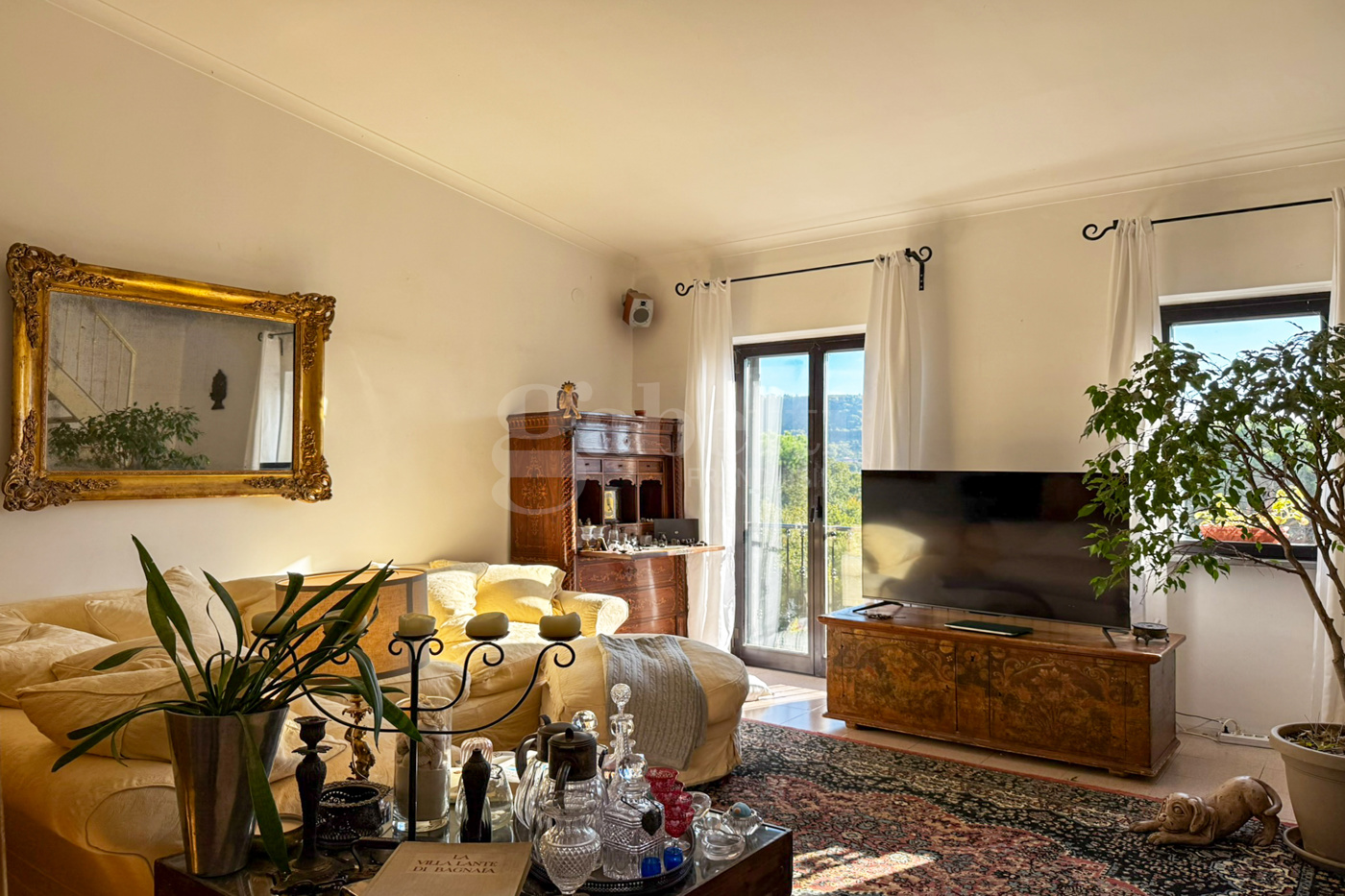 Quadrilocale con box a Pozzuoli