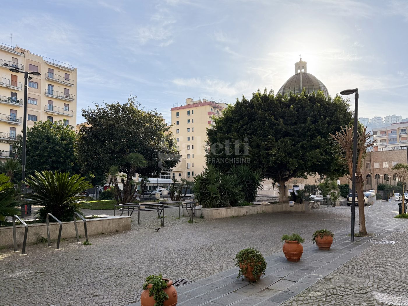 Negozio in affitto a Napoli