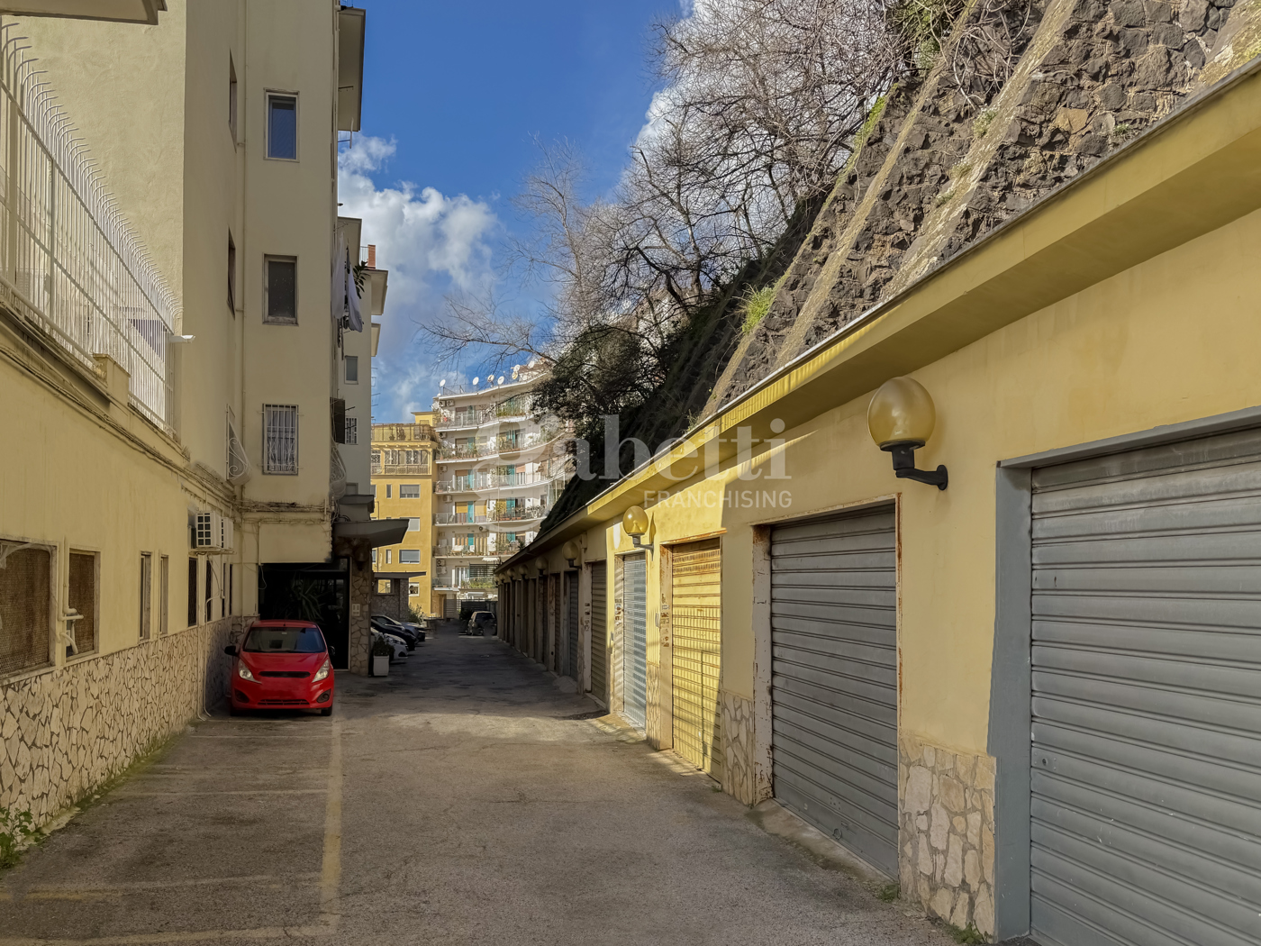 Ufficio da ristrutturare a Napoli